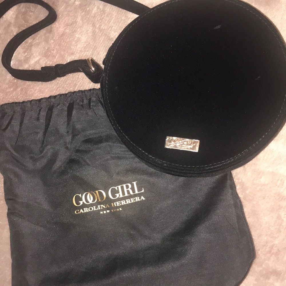Carolina Herrera GOOD GIRL Black velvet bag